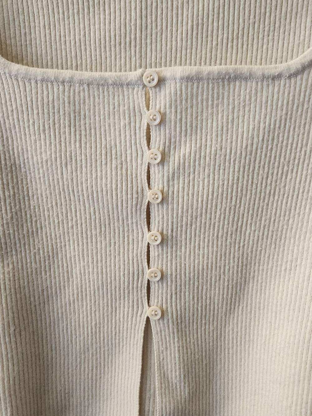 OAK + FORT Cream Ribbed Scoop-Neck Button Crop Top - Picture 3 of 6